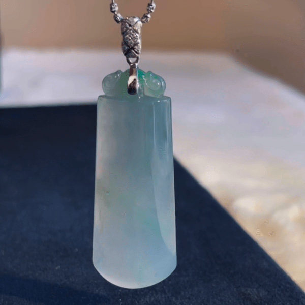 緬甸翡翠A玉春帶彩紫羅蘭無事牌18K金鑽石 Burmese Jadeite Jade Lavender Plague Pendant 18K Gold & Diamonds
