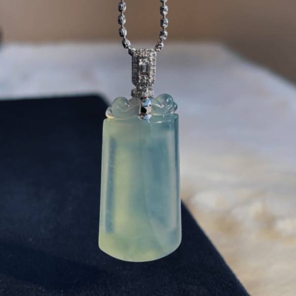 緬甸翡翠A玉高冰種無事牌18K金鑽石 Burmese Jadeite Jade Icy Plague Pendant 18K Gold & Diamonds