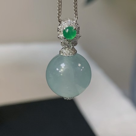 緬甸翡翠A玉冰珠吊墜18K金鑽石Burmese Jadeite Jade Icy Bead Pendant 18K Gold & Diamonds
