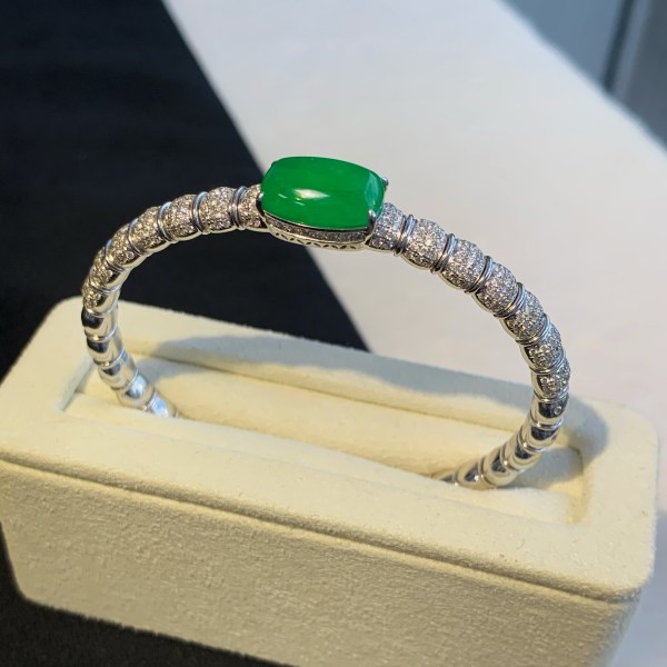 緬甸翡翠A玉鞍面鑽石手鐲Burmese Jadeite Jade Bead 18K Diamond Bracelet